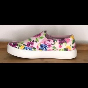 Christian Siriano Floral Slipons Size 9
